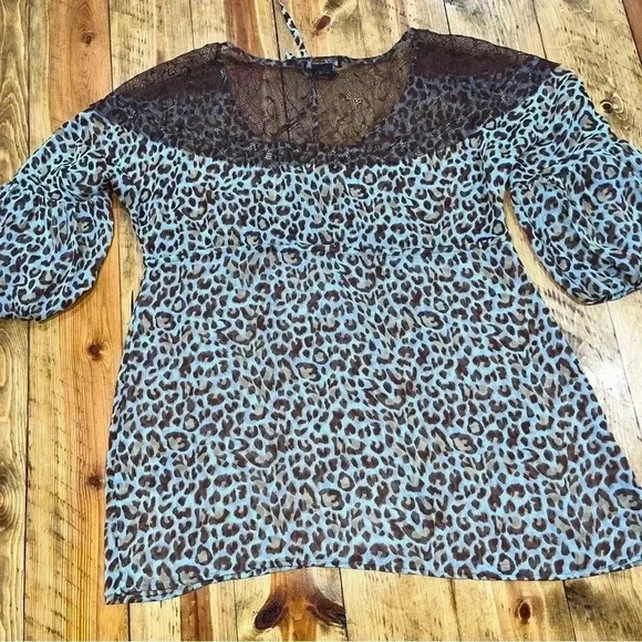 BCBG MAXAZRIA SHEER LEOPARD PRINT BLOUSE,  CINCHED WAIST LACE EMBELLISHMENTS - Picture 5 of 11